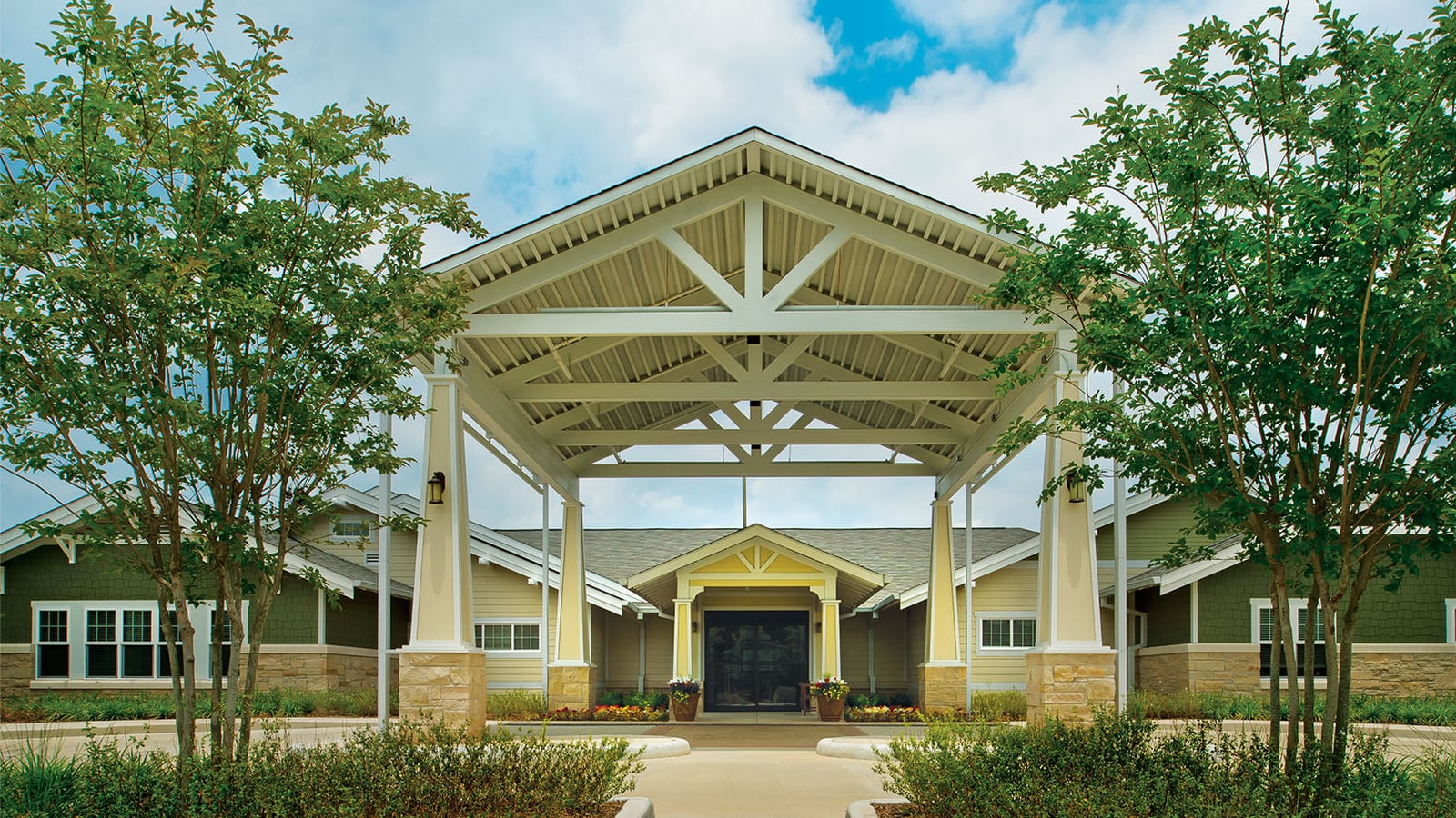 Eagle's Trace continuing care building entrance canopy