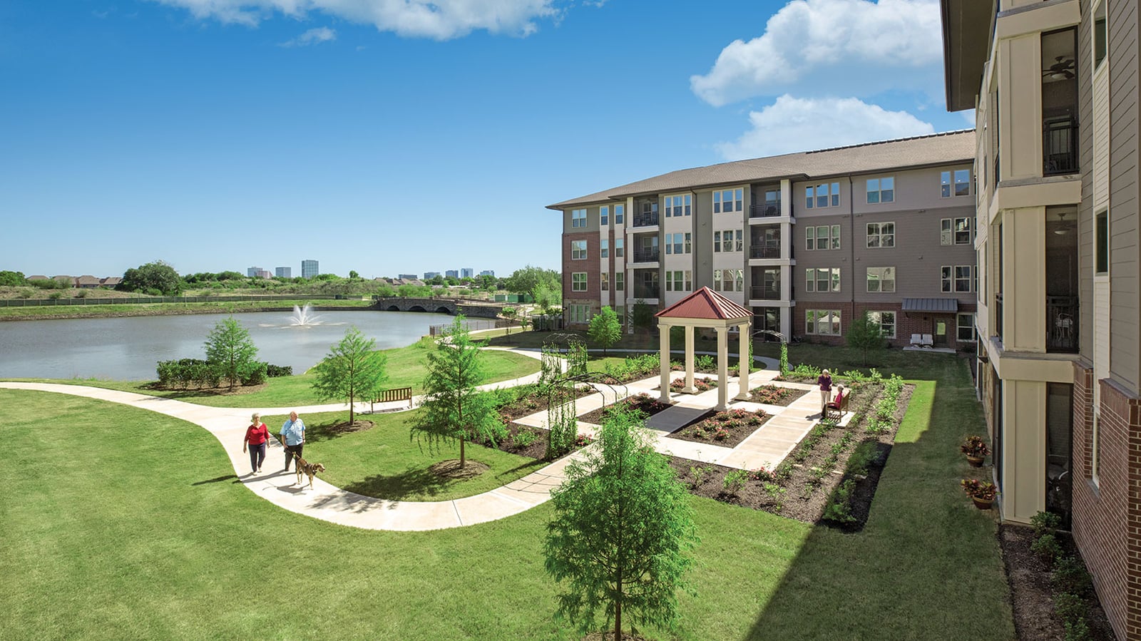Eagle's Trace residence building, garden and pond, Houston, TX