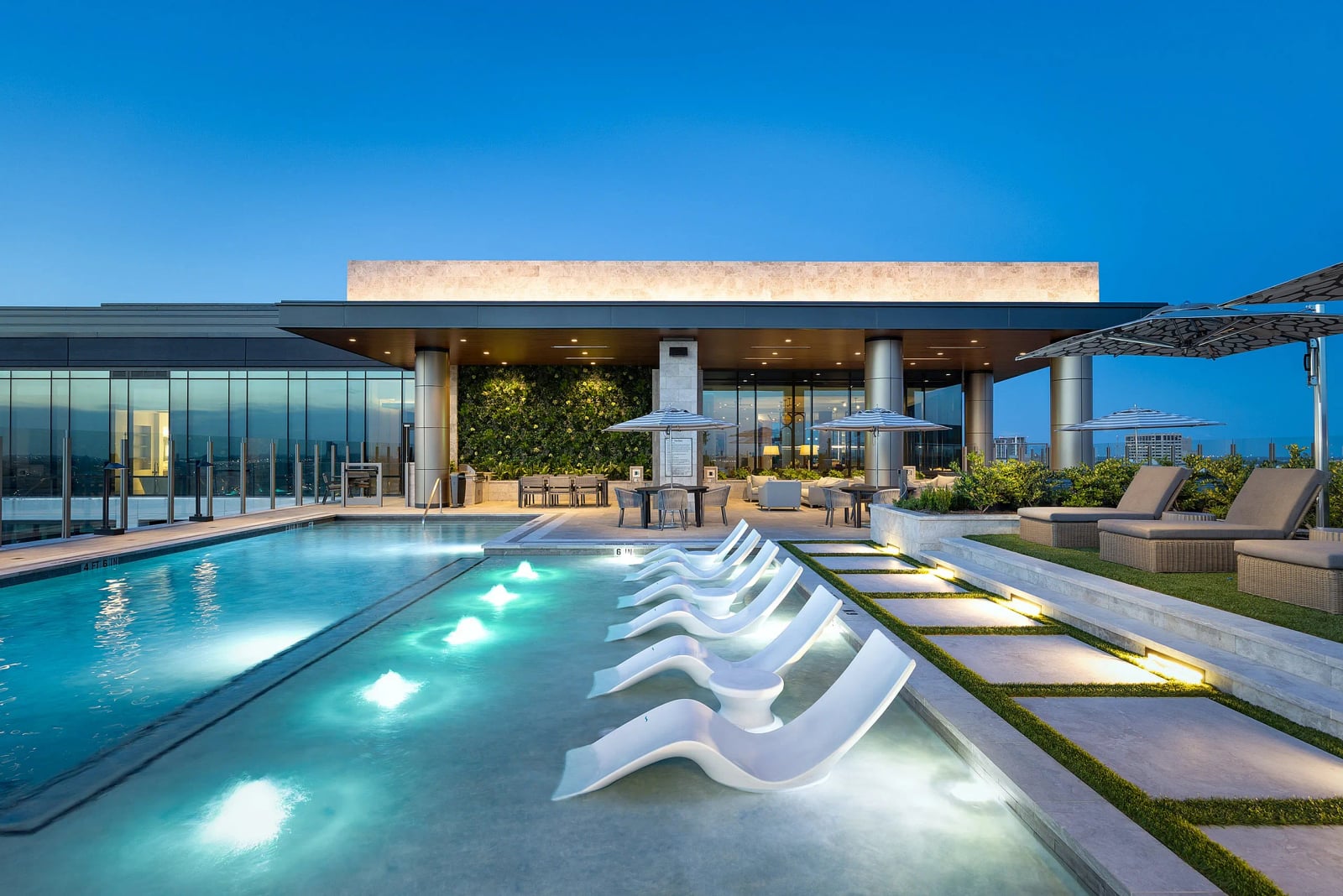 Parkview Turtle Creek rooftop pool