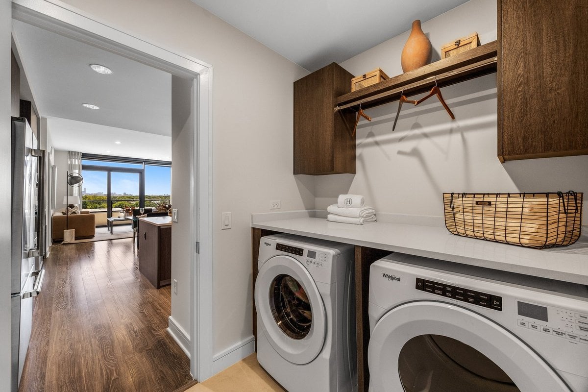 Preston Hollow laundry room