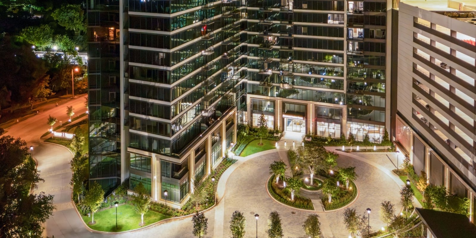 Turtle Creek motor court at night